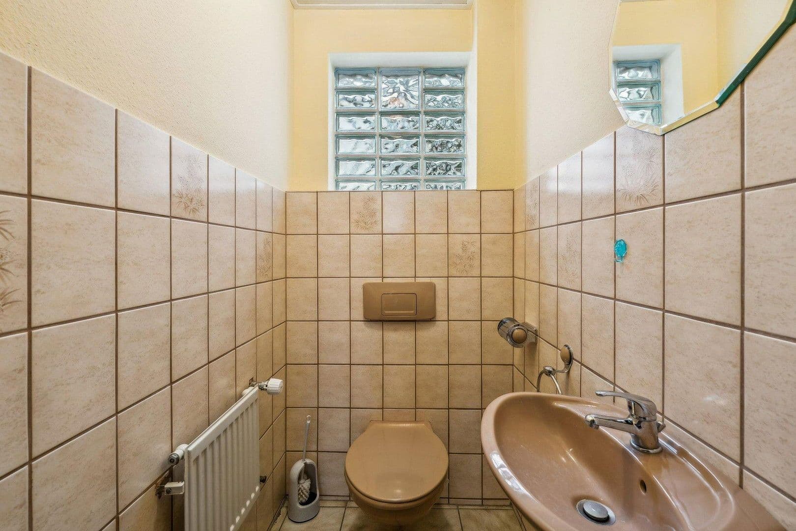 Predaj domu 291 m², pozemek 292 m², Stockstadt am Rhein, Hesensko Predaj domu 291 m², pozemek 292 m², Stockstadt am Rhein, Hesensko