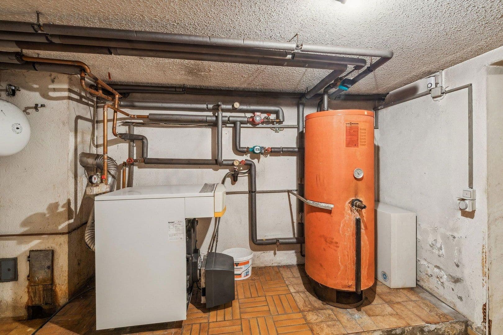 Predaj domu 291 m², pozemek 292 m², Stockstadt am Rhein, Hesensko Predaj domu 291 m², pozemek 292 m², Stockstadt am Rhein, Hesensko