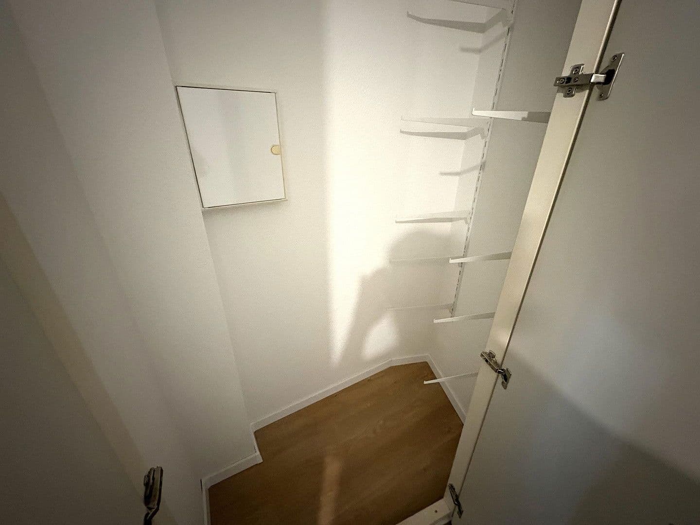 Predaj bytu 3-izbový 71 m², Kastanienring 14, Leipzig, Sasko Predaj bytu 3-izbový 71 m², Kastanienring 14, Leipzig, Sasko