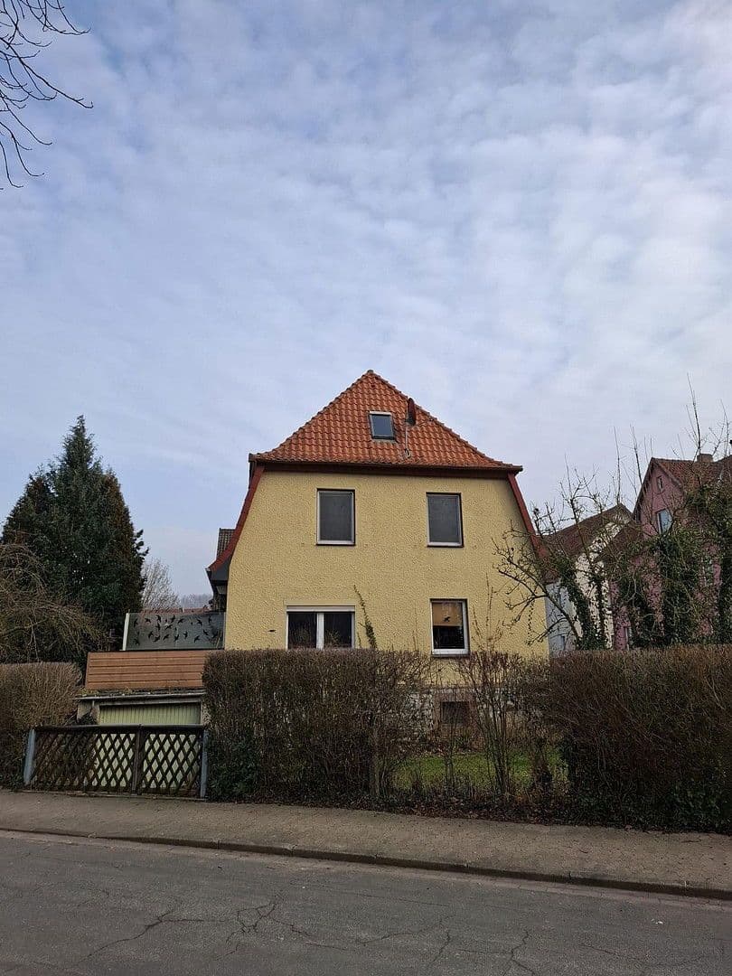 Predaj domu 135 m², pozemek 824 m², Luisenstr. 14, Einbeck, Dolné Sasko Predaj domu 135 m², pozemek 824 m², Luisenstr. 14, Einbeck, Dolné Sasko