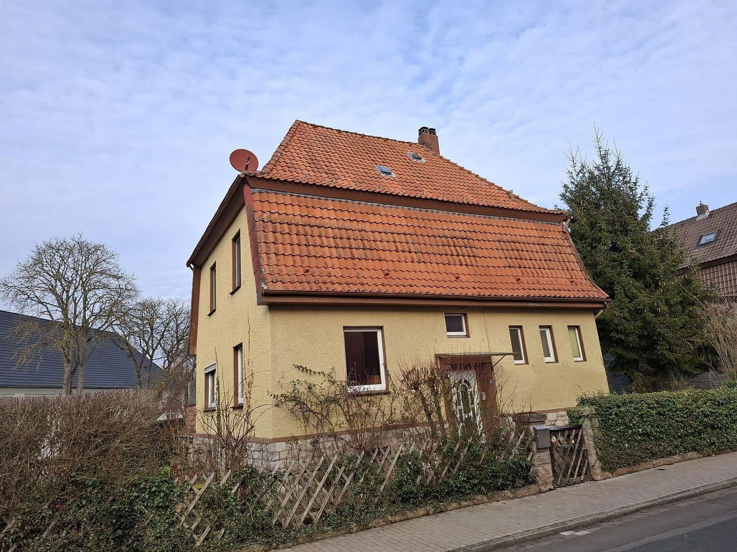 Predaj domu 135 m², pozemek 824 m², Luisenstr. 14, Einbeck, Dolné Sasko Predaj domu 135 m², pozemek 824 m², Luisenstr. 14, Einbeck, Dolné Sasko