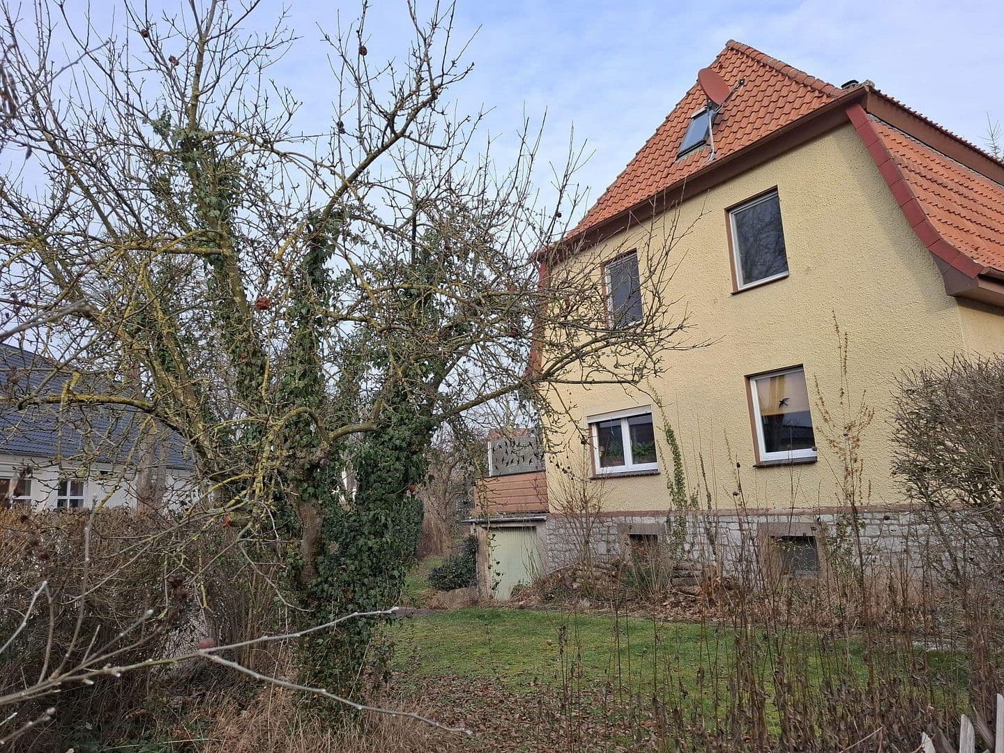 Predaj domu 135 m², pozemek 824 m², Luisenstr. 14, Einbeck, Dolné Sasko Predaj domu 135 m², pozemek 824 m², Luisenstr. 14, Einbeck, Dolné Sasko