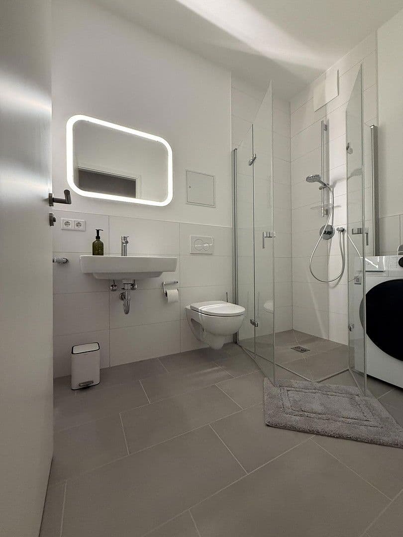 Prenájom bytu 1-izbový 30 m², Berlin, Berlín Prenájom bytu 1-izbový 30 m², Berlin, Berlín