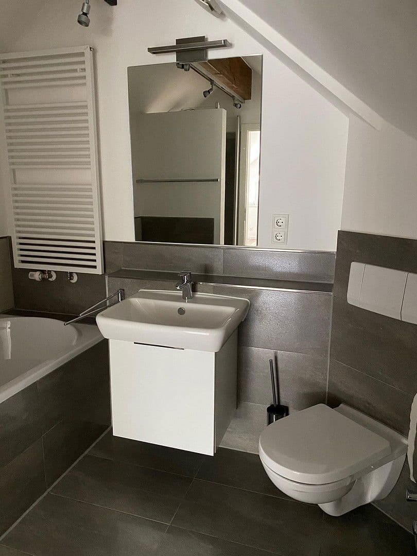 Prenájom bytu 2-izbový 81 m², Bad Honnef, Severné Porýnie - Westfálsko Prenájom bytu 2-izbový 81 m², Bad Honnef, Severné Porýnie - Westfálsko