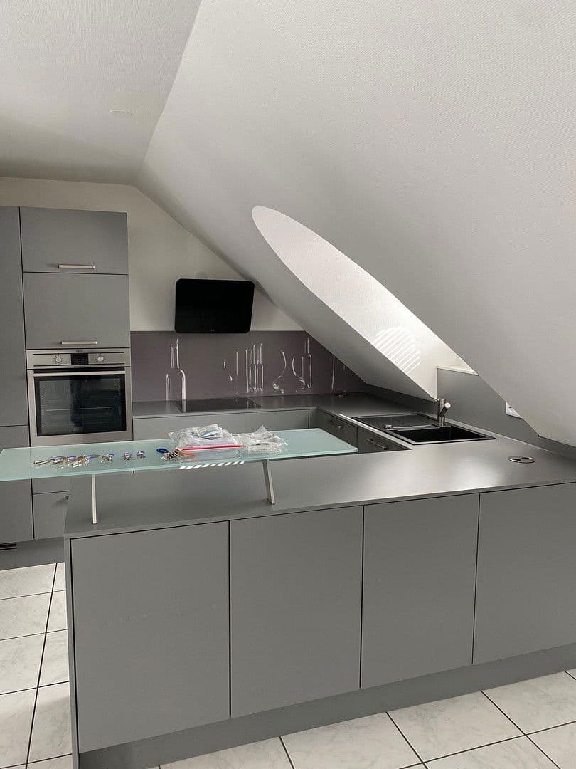 Prenájom bytu 2-izbový 81 m², Bad Honnef, Severné Porýnie - Westfálsko Prenájom bytu 2-izbový 81 m², Bad Honnef, Severné Porýnie - Westfálsko