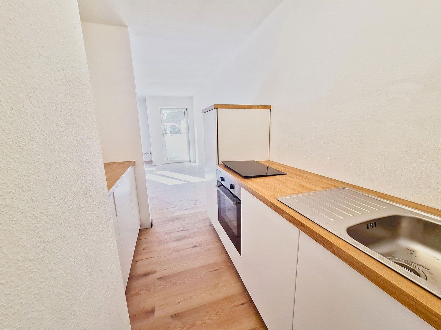 Prenájom bytu 1-izbový 40 m², Bruchsal, Bádensko-Wurttembersko Prenájom bytu 1-izbový 40 m², Bruchsal, Bádensko-Wurttembersko