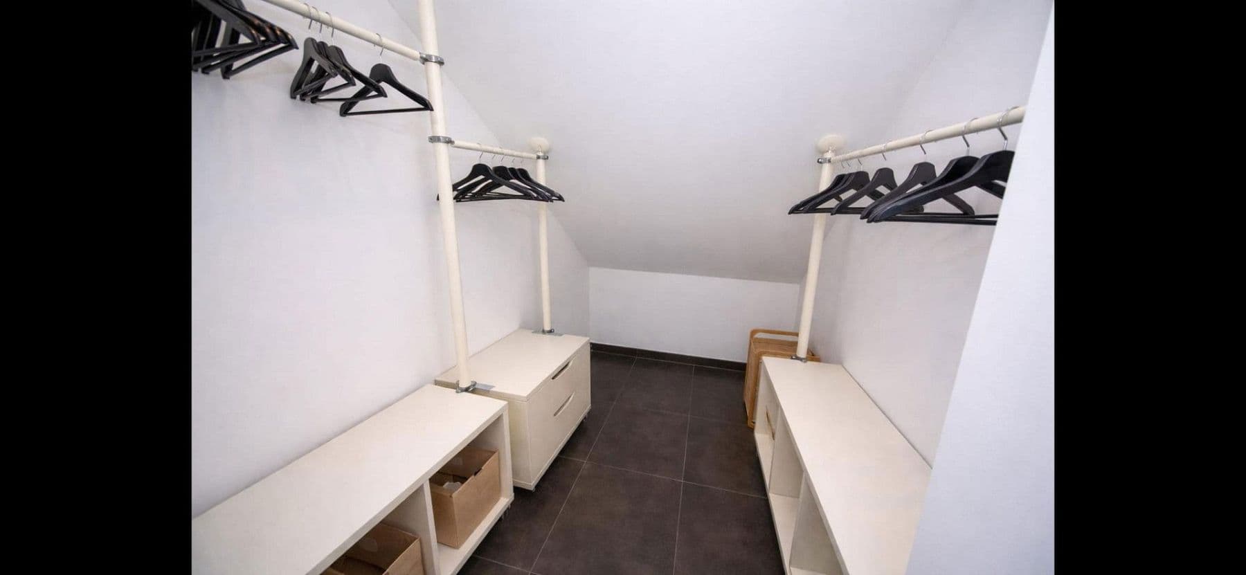 Prenájom bytu 3-izbový 80 m², Hohenmölsen, Sasko-Anhaltsko Prenájom bytu 3-izbový 80 m², Hohenmölsen, Sasko-Anhaltsko