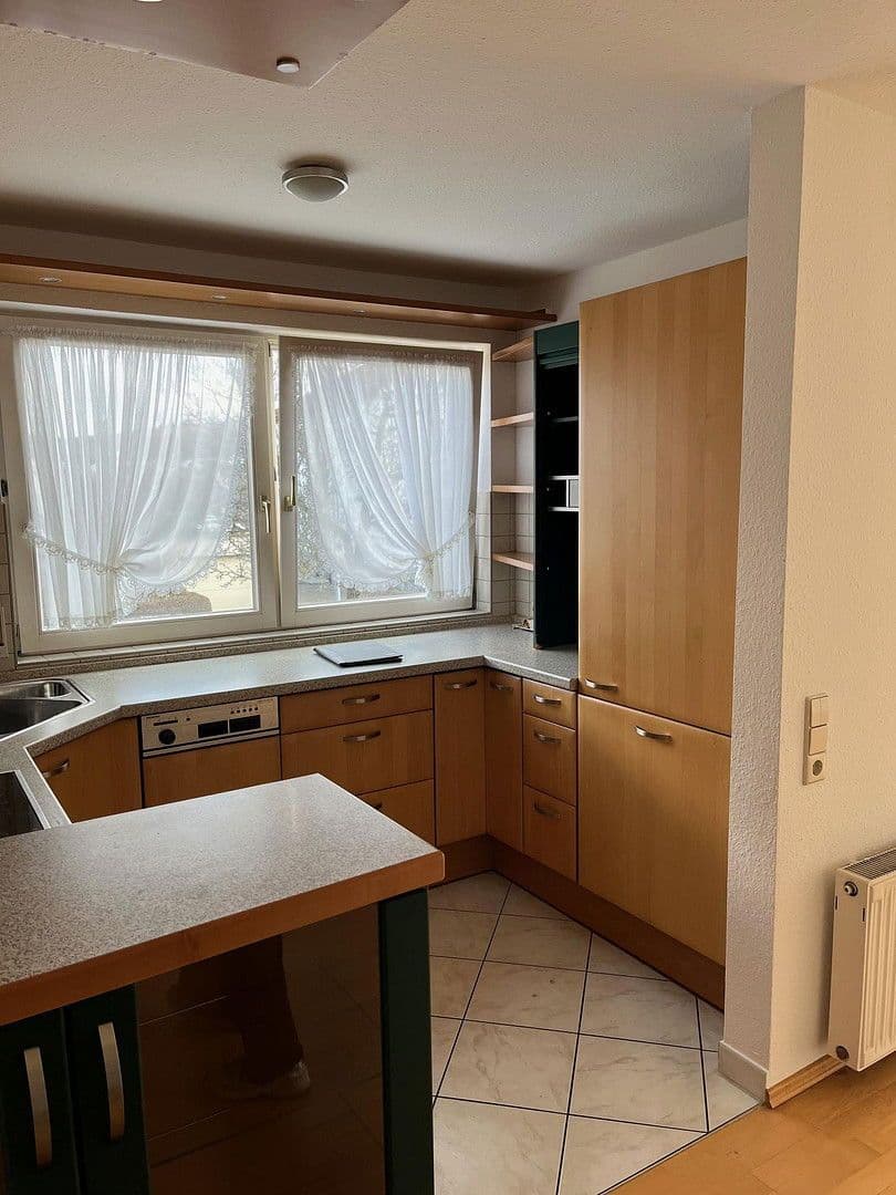 Prenájom bytu 3-izbový 72 m², Gerteisenstr. 9, Gerlingen, Bádensko-Wurttembersko Prenájom bytu 3-izbový 72 m², Gerteisenstr. 9, Gerlingen, Bádensko-Wurttembersko