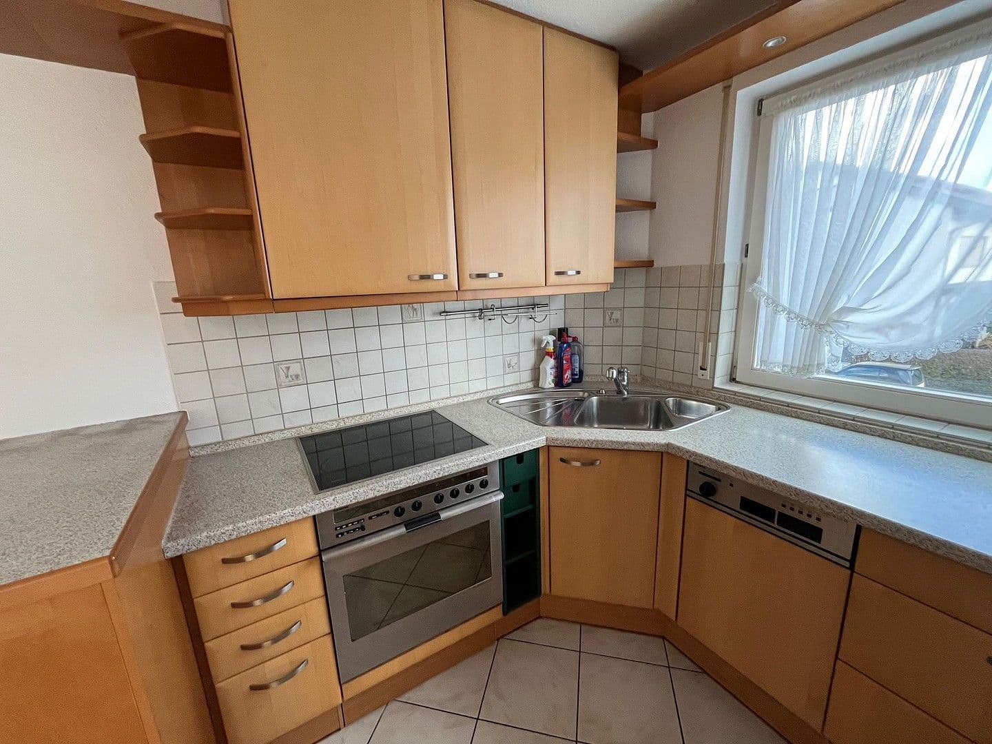 Prenájom bytu 3-izbový 72 m², Gerteisenstr. 9, Gerlingen, Bádensko-Wurttembersko Prenájom bytu 3-izbový 72 m², Gerteisenstr. 9, Gerlingen, Bádensko-Wurttembersko