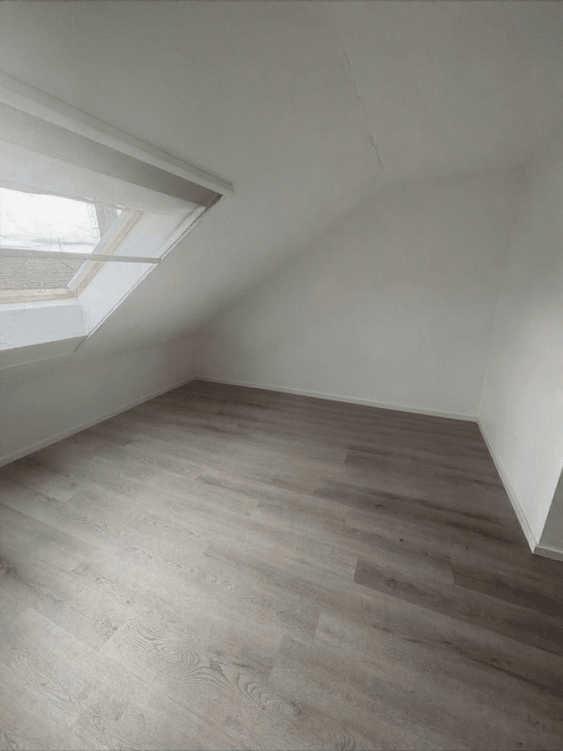 Prenájom domu 137 m², pozemek 150 m², München, Bavorsko Prenájom domu 137 m², pozemek 150 m², München, Bavorsko