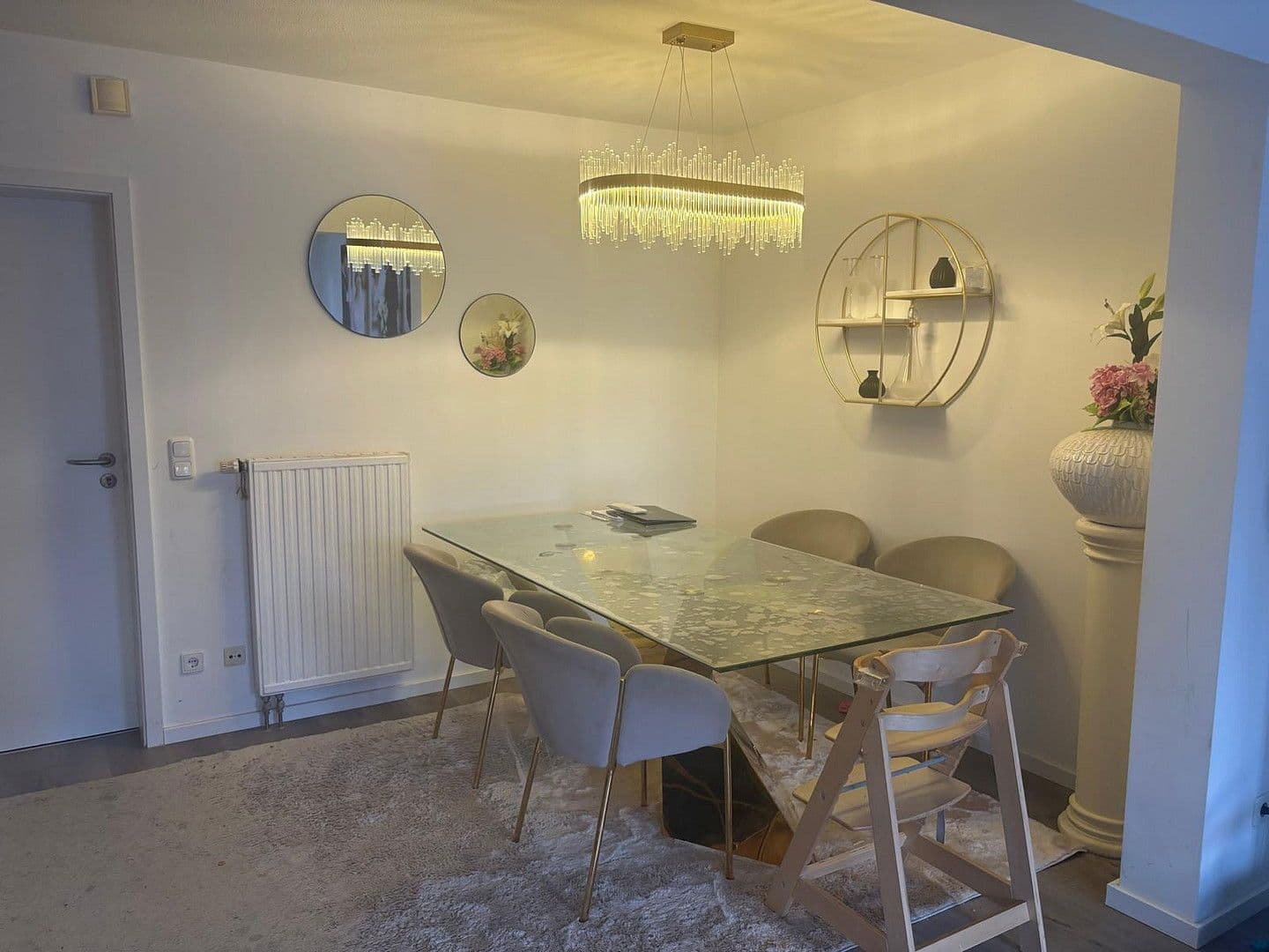 Prenájom domu 137 m², pozemek 150 m², München, Bavorsko Prenájom domu 137 m², pozemek 150 m², München, Bavorsko