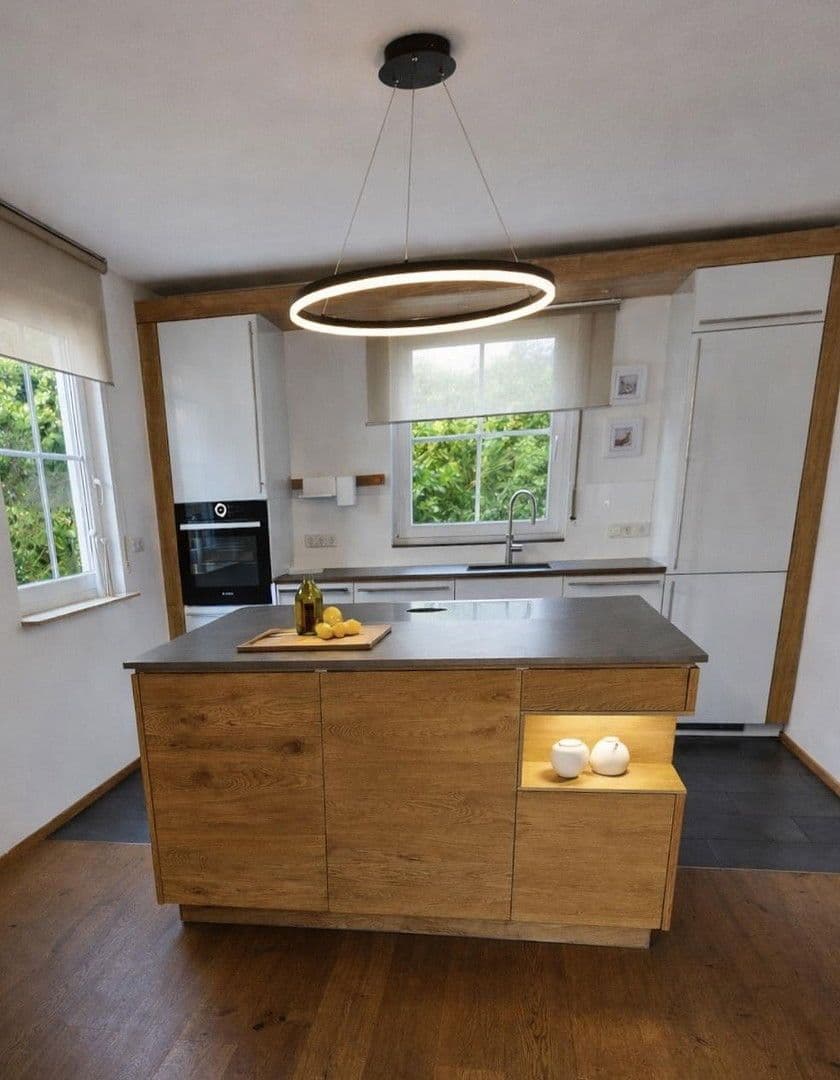 Prenájom domu 141 m², pozemek 500 m², Rosenheim, Bavorsko Prenájom domu 141 m², pozemek 500 m², Rosenheim, Bavorsko