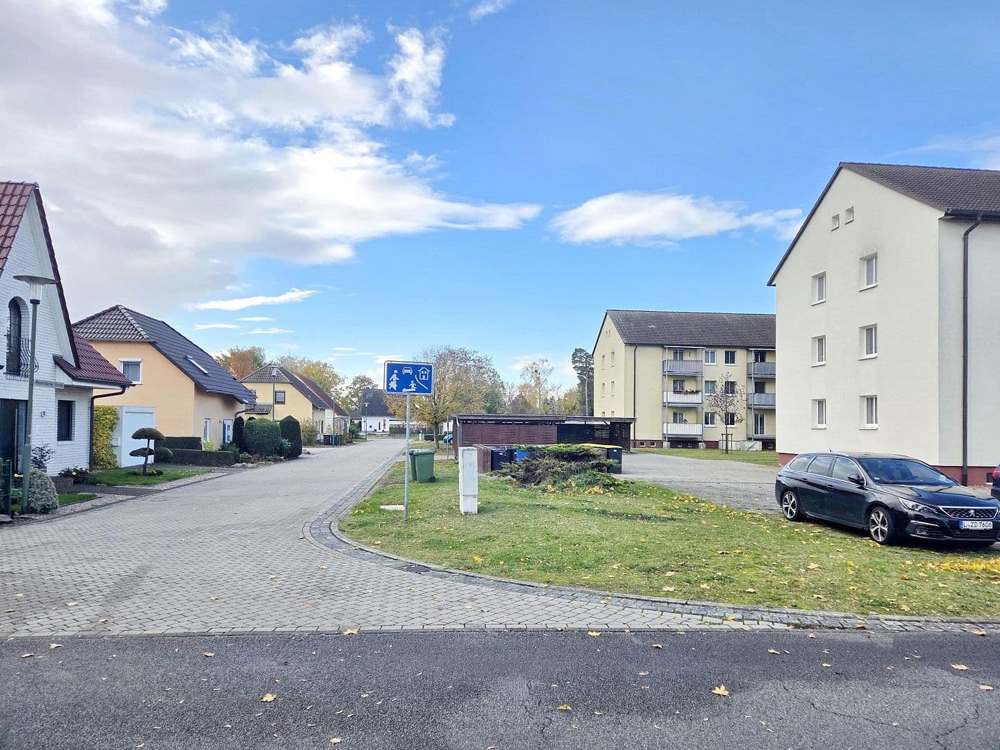 Predaj domu 3.097 m², pozemek 6.717 m², Haidelausigker Weg 2-6, Dessau-Roßlau OT Kochstedt, Sasko-Anhaltsko Predaj domu 3.097 m², pozemek 6.717 m², Haidelausigker Weg 2-6, Dessau-Roßlau OT Kochstedt, Sasko-Anhaltsko