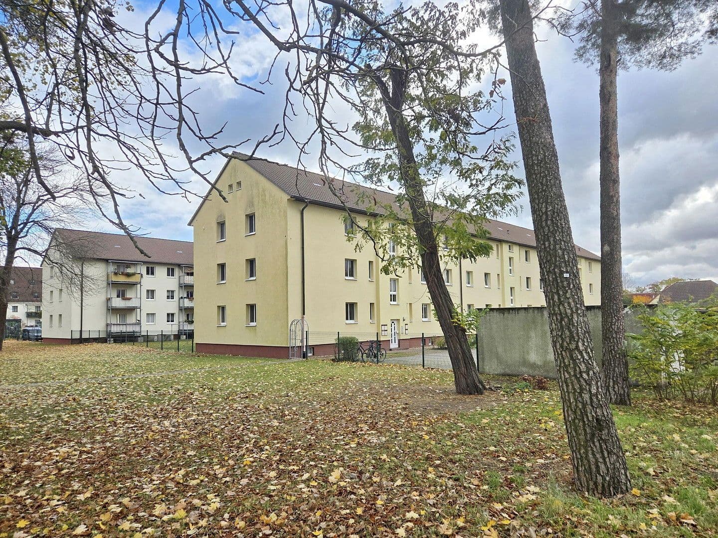 Predaj domu 3.097 m², pozemek 6.717 m², Haidelausigker Weg 2-6, Dessau-Roßlau OT Kochstedt, Sasko-Anhaltsko Predaj domu 3.097 m², pozemek 6.717 m², Haidelausigker Weg 2-6, Dessau-Roßlau OT Kochstedt, Sasko-Anhaltsko