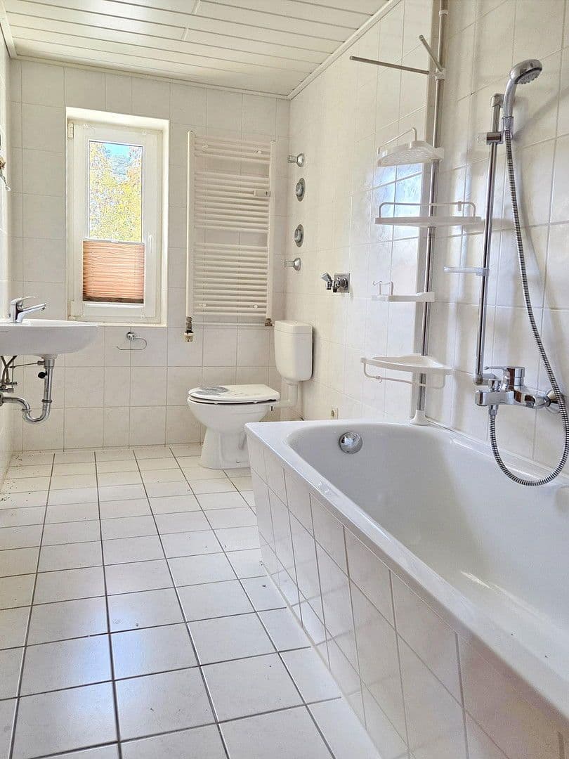 Predaj domu 3.097 m², pozemek 6.717 m², Haidelausigker Weg 2-6, Dessau-Roßlau OT Kochstedt, Sasko-Anhaltsko Predaj domu 3.097 m², pozemek 6.717 m², Haidelausigker Weg 2-6, Dessau-Roßlau OT Kochstedt, Sasko-Anhaltsko