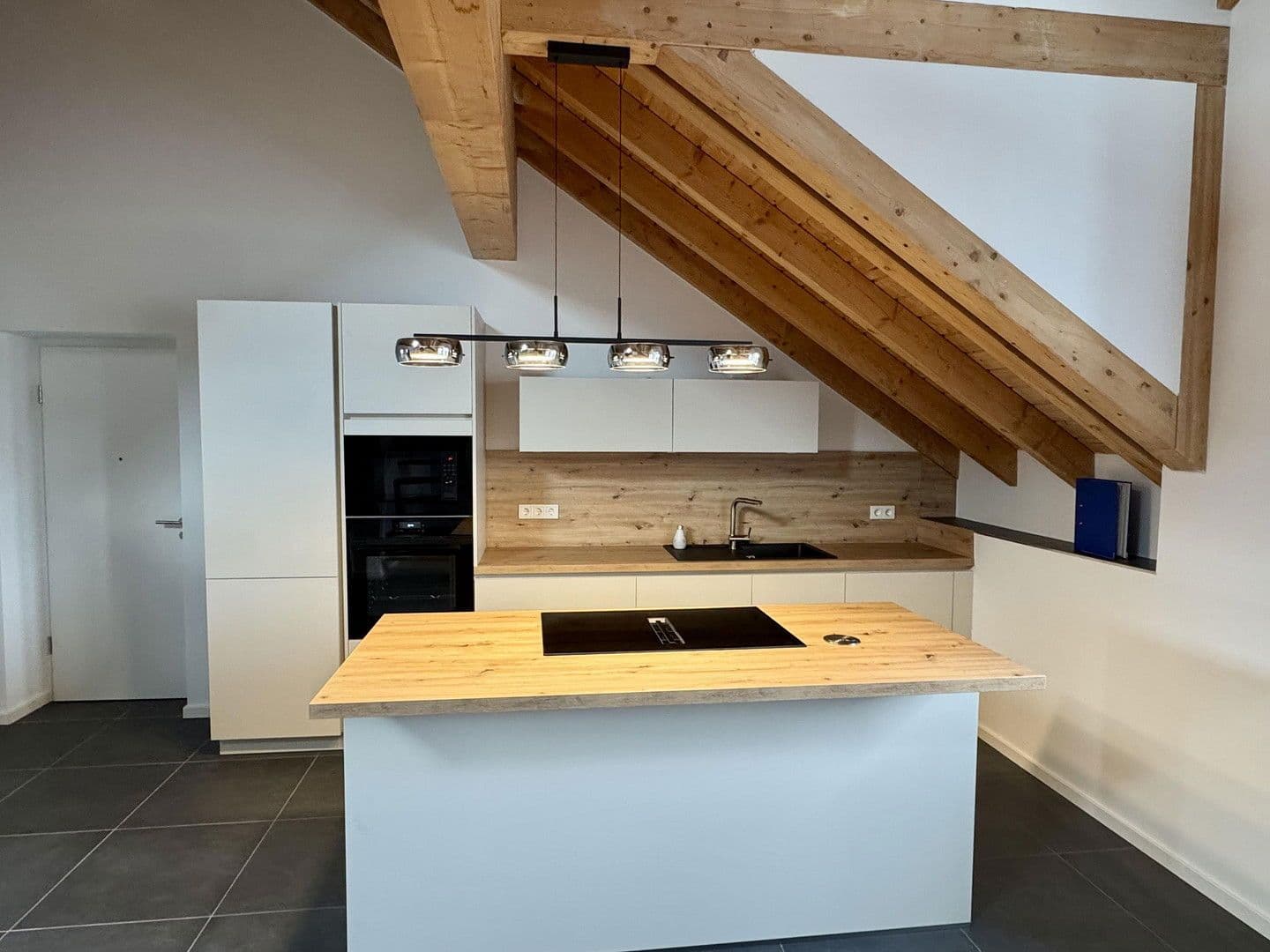 Prenájom bytu 3-izbový 70 m², Bous, Sársko Prenájom bytu 3-izbový 70 m², Bous, Sársko