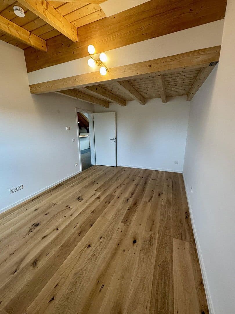 Prenájom bytu 3-izbový 70 m², Bous, Sársko Prenájom bytu 3-izbový 70 m², Bous, Sársko