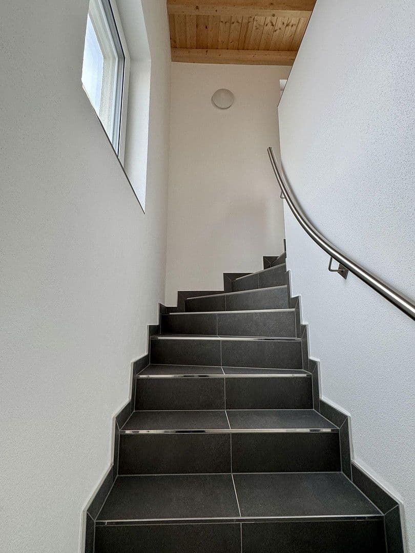 Prenájom bytu 3-izbový 70 m², Bous, Sársko Prenájom bytu 3-izbový 70 m², Bous, Sársko