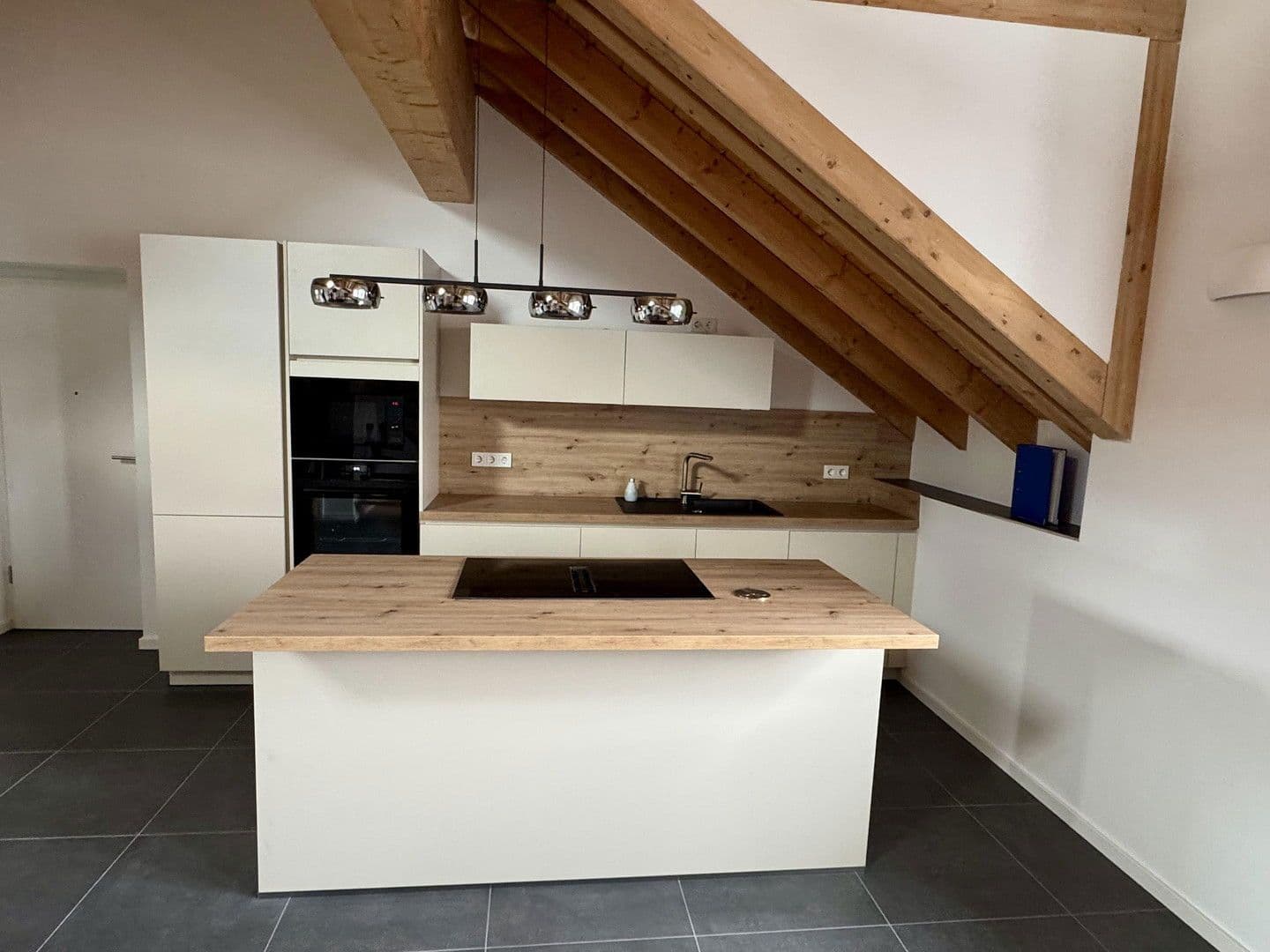 Prenájom bytu 3-izbový 70 m², Bous, Sársko Prenájom bytu 3-izbový 70 m², Bous, Sársko