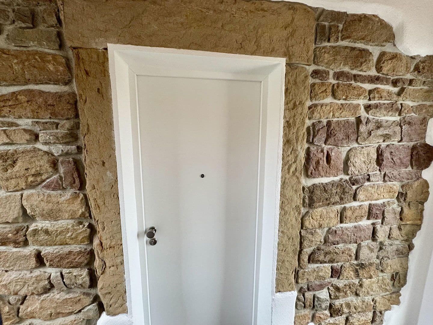 Prenájom bytu 3-izbový 70 m², Bous, Sársko Prenájom bytu 3-izbový 70 m², Bous, Sársko