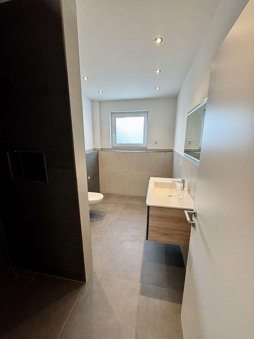 Prenájom bytu 3-izbový 70 m², Bous, Sársko Prenájom bytu 3-izbový 70 m², Bous, Sársko