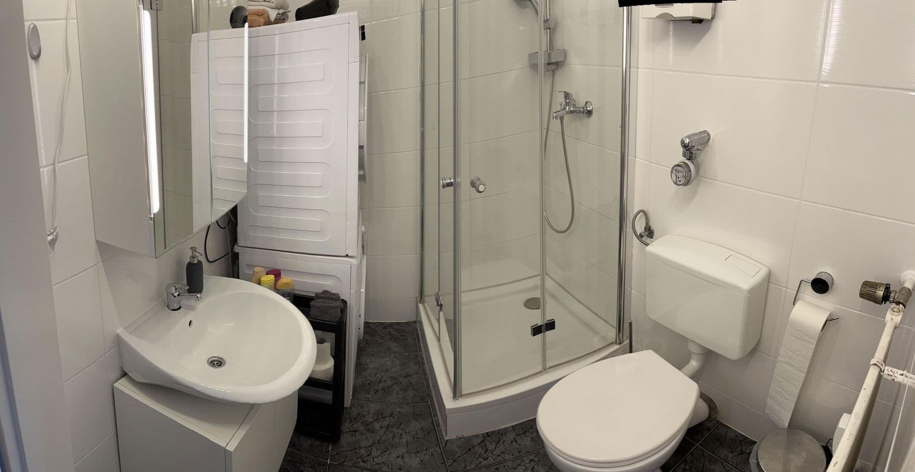 Prenájom bytu 2-izbový 50 m², Merzigerstrasse, Düsseldorf, Severné Porýnie - Westfálsko Prenájom bytu 2-izbový 50 m², Merzigerstrasse, Düsseldorf, Severné Porýnie - Westfálsko