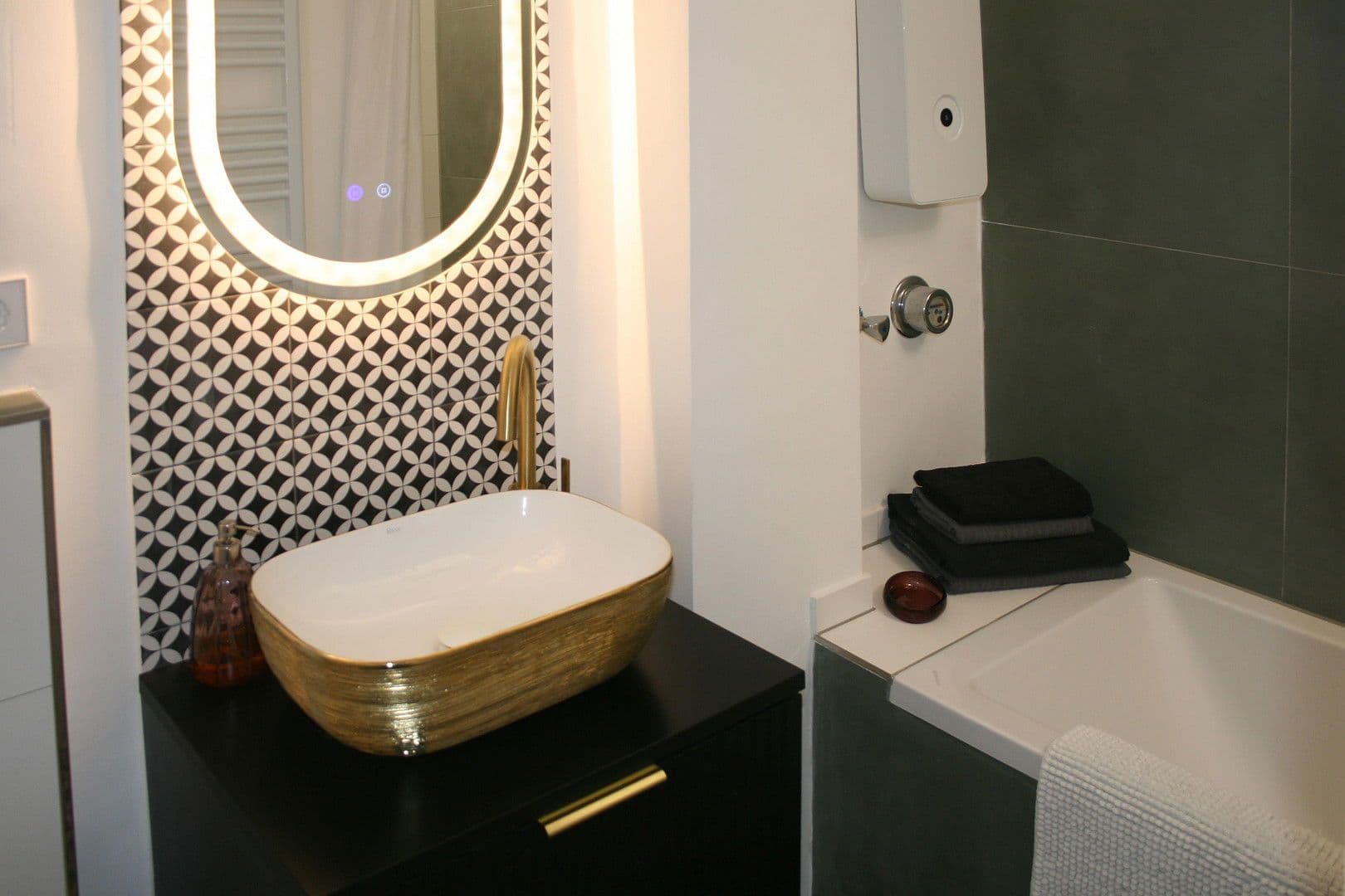 Prenájom bytu 3-izbový 73 m², Karlsbaderstrasse 15, Stuttgart, Bádensko-Wurttembersko Prenájom bytu 3-izbový 73 m², Karlsbaderstrasse 15, Stuttgart, Bádensko-Wurttembersko