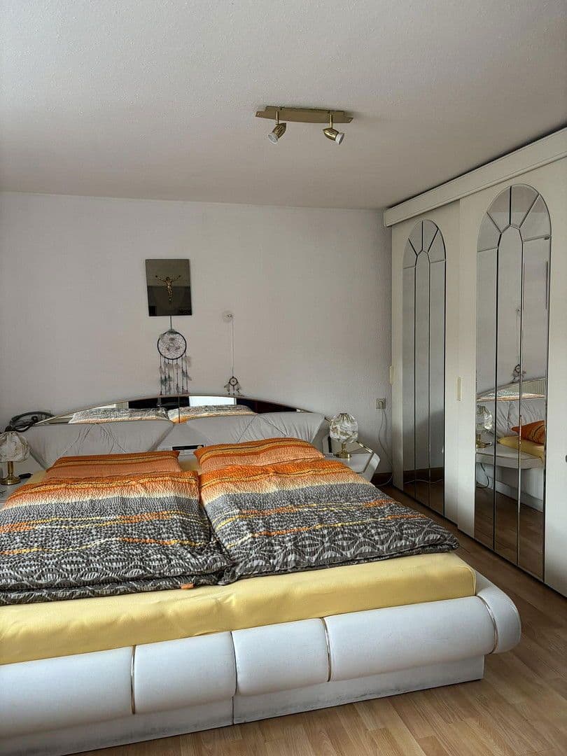 Predaj domu 170 m², pozemek 321 m², Kirchstrasse 1, Reichenbach am Heuberg, Bádensko-Wurttembersko Predaj domu 170 m², pozemek 321 m², Kirchstrasse 1, Reichenbach am Heuberg, Bádensko-Wurttembersko