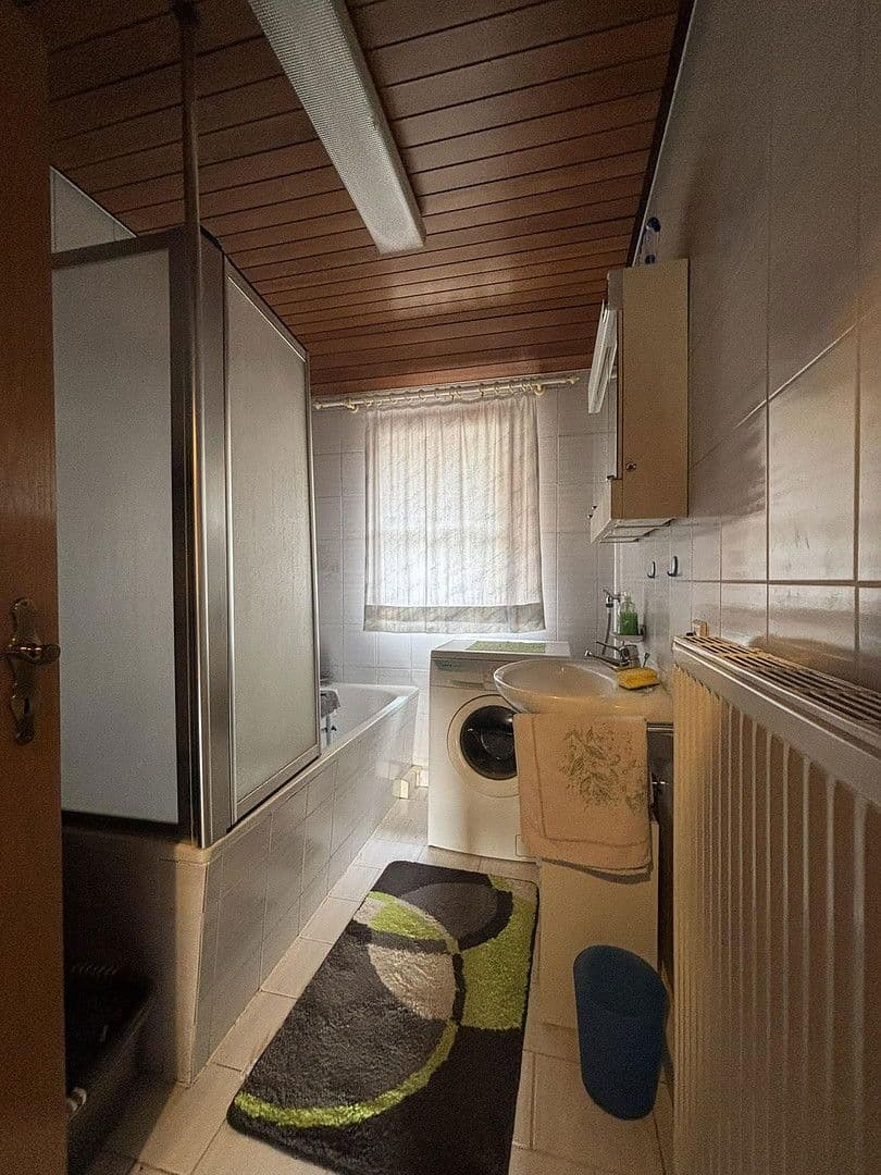 Predaj domu 170 m², pozemek 321 m², Kirchstrasse 1, Reichenbach am Heuberg, Bádensko-Wurttembersko Predaj domu 170 m², pozemek 321 m², Kirchstrasse 1, Reichenbach am Heuberg, Bádensko-Wurttembersko