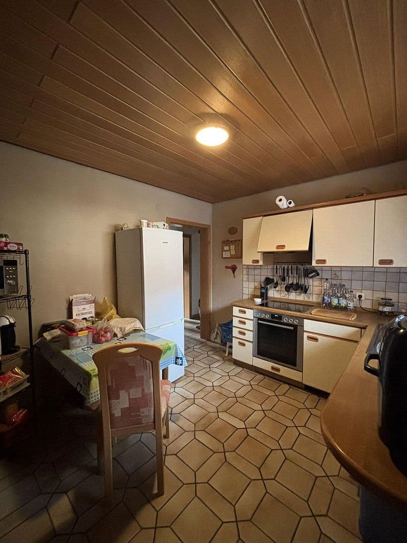 Predaj domu 170 m², pozemek 321 m², Kirchstrasse 1, Reichenbach am Heuberg, Bádensko-Wurttembersko Predaj domu 170 m², pozemek 321 m², Kirchstrasse 1, Reichenbach am Heuberg, Bádensko-Wurttembersko