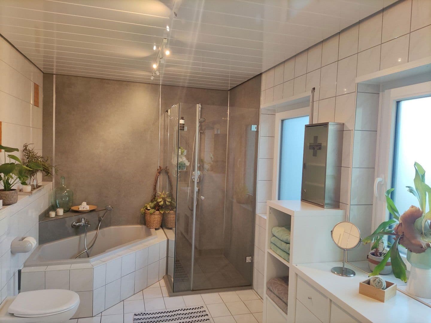 Predaj domu 211 m², pozemek 322 m², Rauenberger Straße, Dielheim, Bádensko-Wurttembersko Predaj domu 211 m², pozemek 322 m², Rauenberger Straße, Dielheim, Bádensko-Wurttembersko