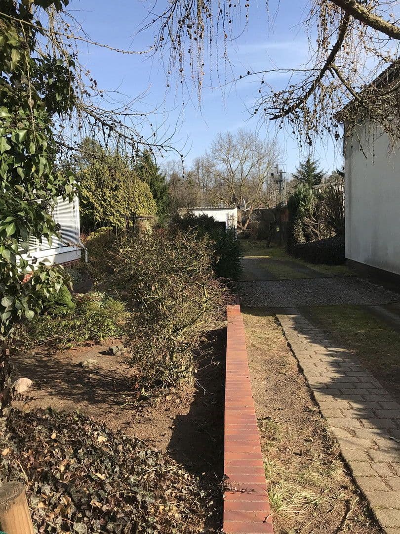 Predaj pozemku 1.102 m², Hohen Neuendorf, Brandenbursko Predaj pozemku 1.102 m², Hohen Neuendorf, Brandenbursko