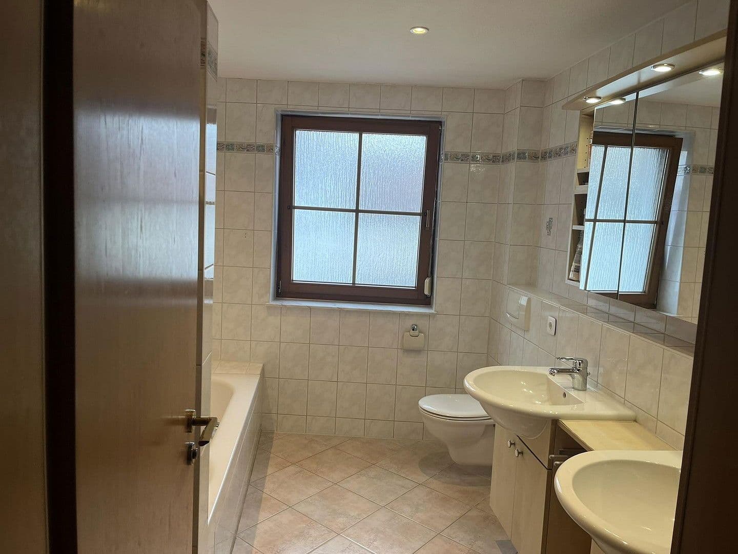 Predaj bytu 5-izbový 170 m², Rottenburg am Neckar, Bádensko-Wurttembersko Predaj bytu 5-izbový 170 m², Rottenburg am Neckar, Bádensko-Wurttembersko