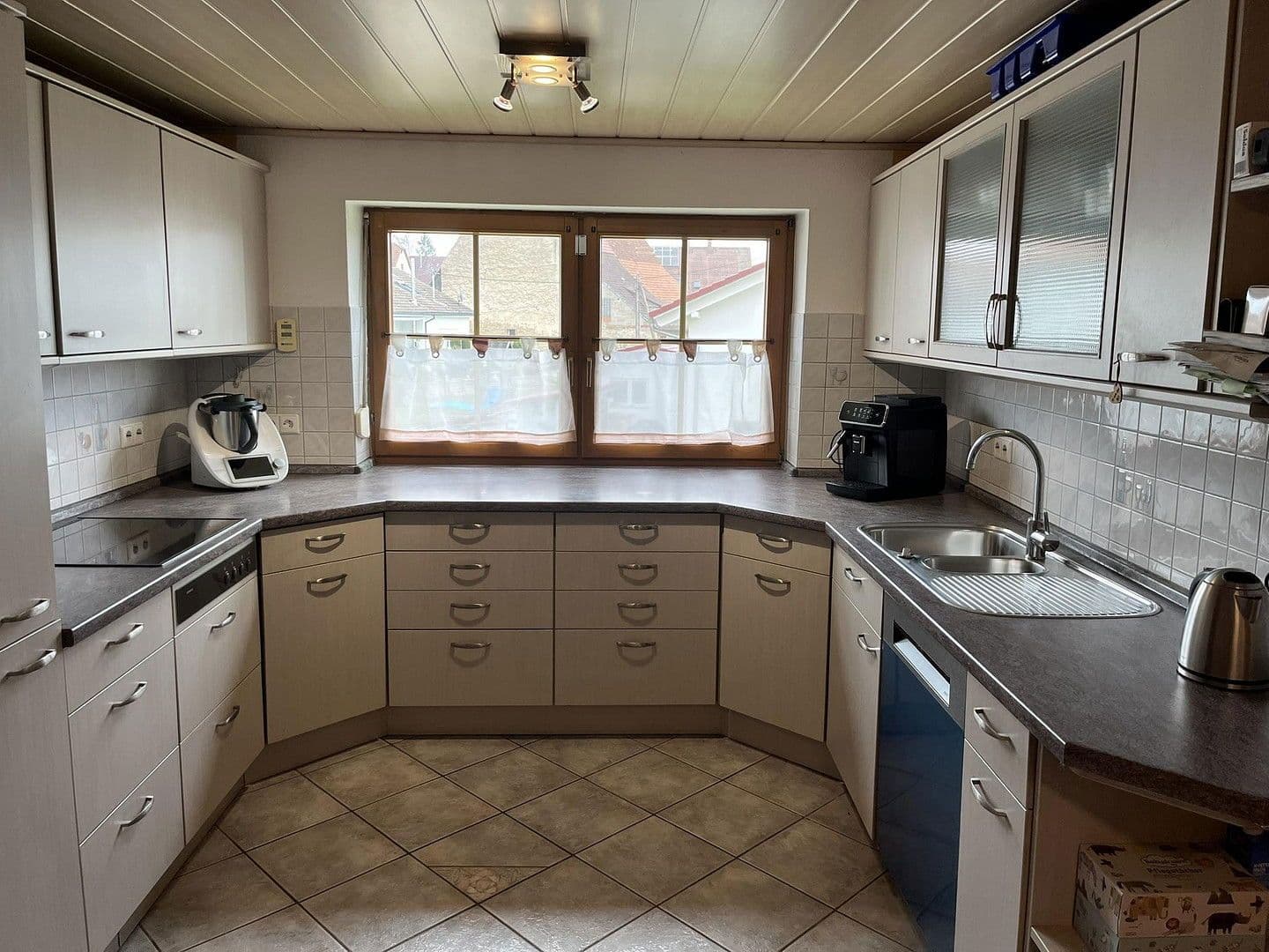 Predaj bytu 5-izbový 170 m², Rottenburg am Neckar, Bádensko-Wurttembersko Predaj bytu 5-izbový 170 m², Rottenburg am Neckar, Bádensko-Wurttembersko