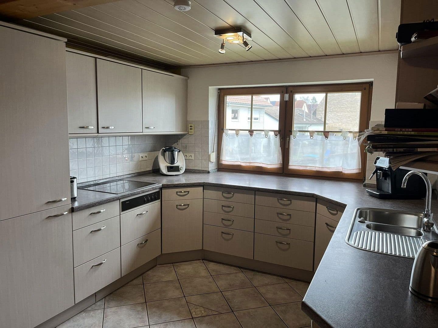 Predaj bytu 5-izbový 170 m², Rottenburg am Neckar, Bádensko-Wurttembersko Predaj bytu 5-izbový 170 m², Rottenburg am Neckar, Bádensko-Wurttembersko