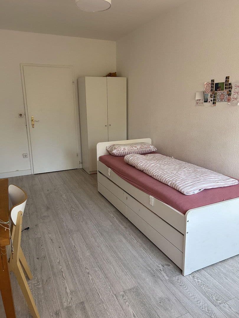 Predaj domu 128 m², pozemek 588 m², Berlin, Berlín Predaj domu 128 m², pozemek 588 m², Berlin, Berlín