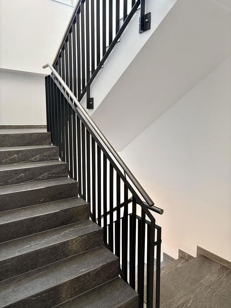 Prenájom bytu 3-izbový 80 m², Mauerbergstrasse 83, Neuweier, Bádensko-Wurttembersko Prenájom bytu 3-izbový 80 m², Mauerbergstrasse 83, Neuweier, Bádensko-Wurttembersko