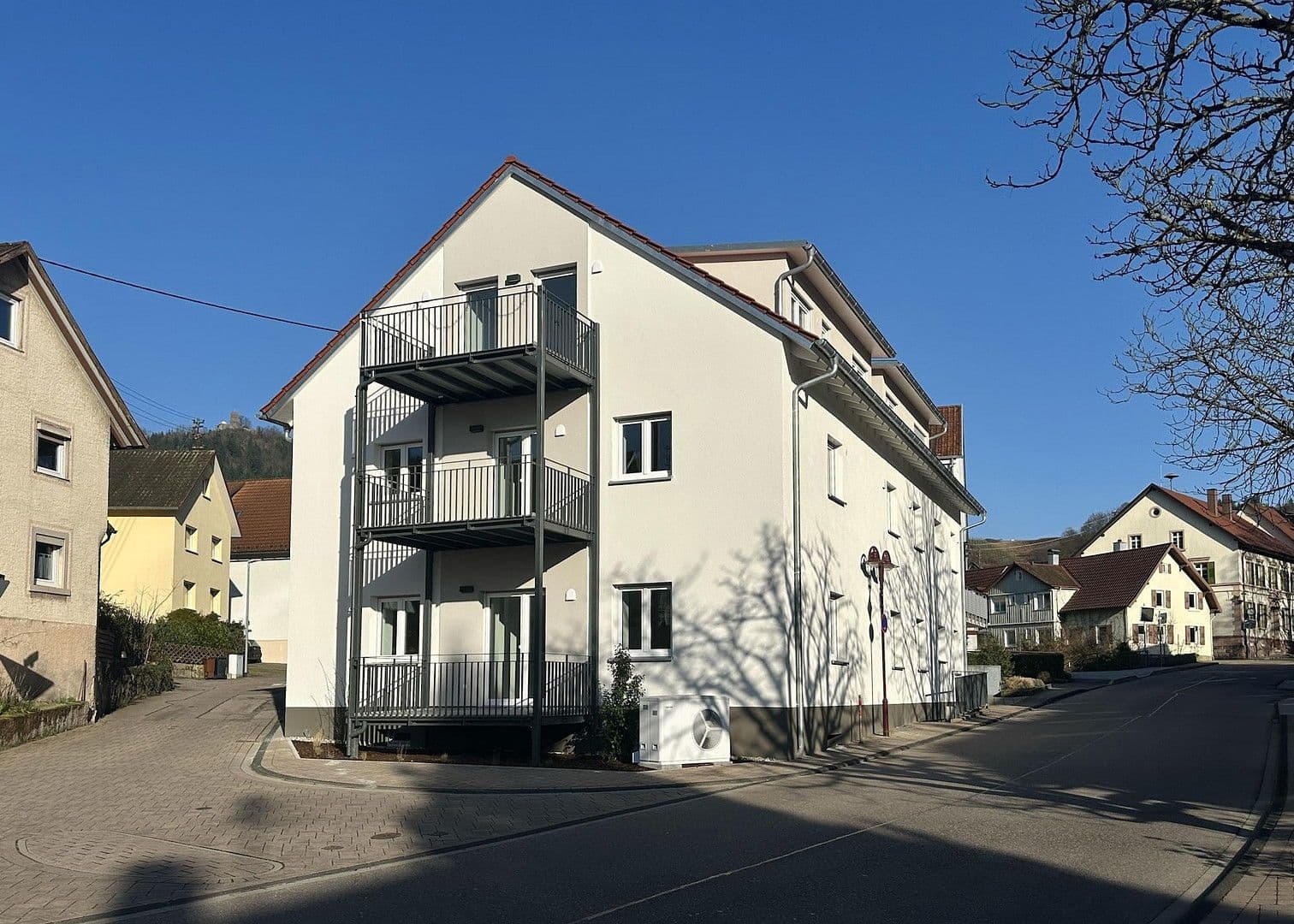 Prenájom bytu 3-izbový 80 m², Mauerbergstrasse 83, Neuweier, Bádensko-Wurttembersko Prenájom bytu 3-izbový 80 m², Mauerbergstrasse 83, Neuweier, Bádensko-Wurttembersko