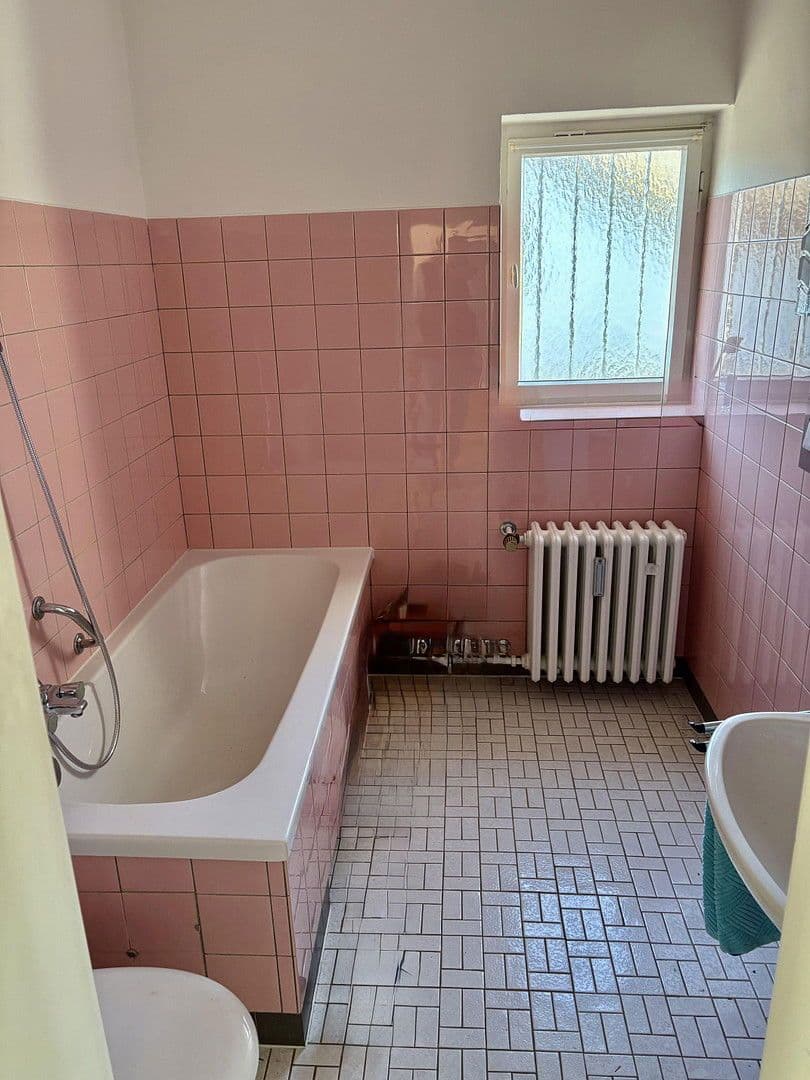 Predaj domu 310 m², pozemek 1.050 m², An der Engelsfuhr 36, Bergisch Gladbach, Severné Porýnie - Westfálsko Predaj domu 310 m², pozemek 1.050 m², An der Engelsfuhr 36, Bergisch Gladbach, Severné Porýnie - Westfálsko