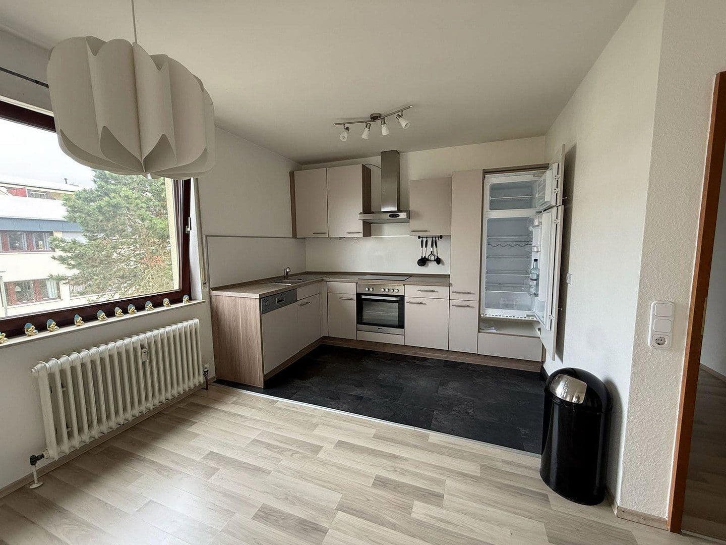 Prenájom bytu 2-izbový 51 m², Dreieichstr., Friedrichsdorf, Hesensko Prenájom bytu 2-izbový 51 m², Dreieichstr., Friedrichsdorf, Hesensko