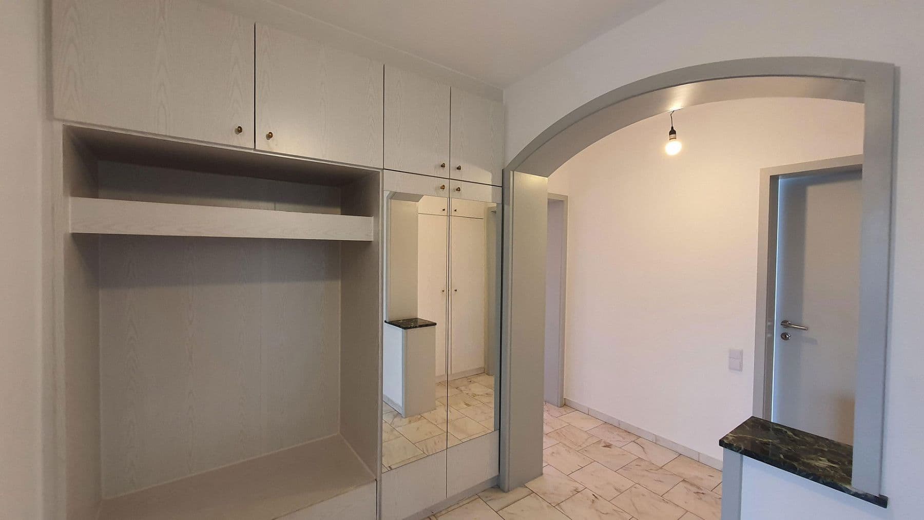 Prenájom bytu 4-izbový 130 m², Duisburg, Severné Porýnie - Westfálsko Prenájom bytu 4-izbový 130 m², Duisburg, Severné Porýnie - Westfálsko