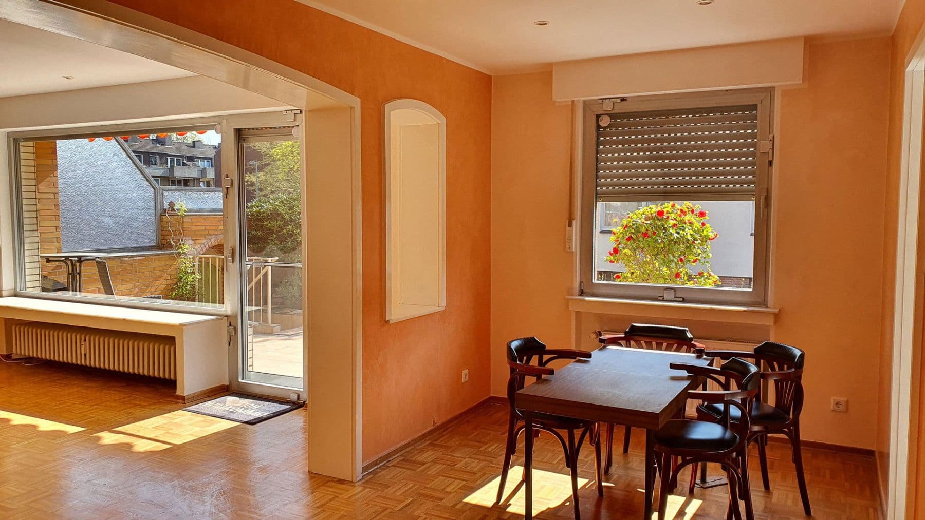 Prenájom bytu 4-izbový 130 m², Duisburg, Severné Porýnie - Westfálsko Prenájom bytu 4-izbový 130 m², Duisburg, Severné Porýnie - Westfálsko