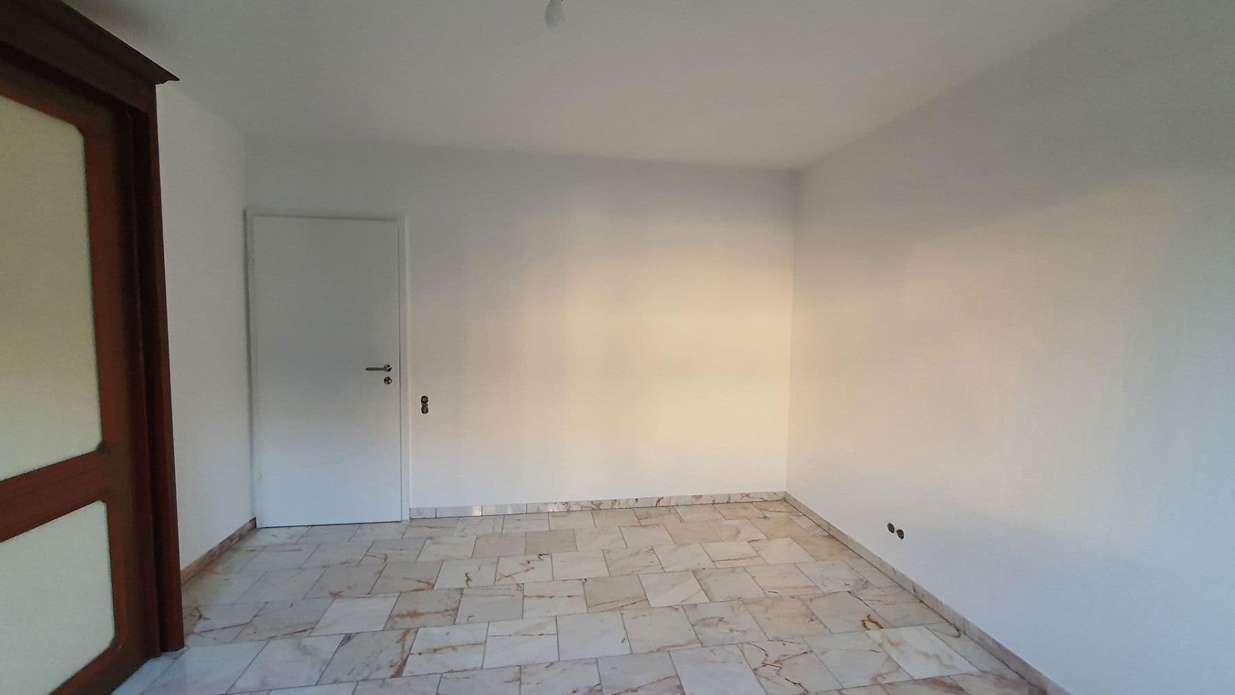 Prenájom bytu 4-izbový 130 m², Duisburg, Severné Porýnie - Westfálsko Prenájom bytu 4-izbový 130 m², Duisburg, Severné Porýnie - Westfálsko