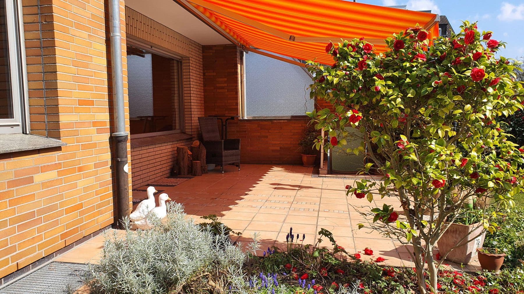 Prenájom bytu 4-izbový 130 m², Duisburg, Severné Porýnie - Westfálsko Prenájom bytu 4-izbový 130 m², Duisburg, Severné Porýnie - Westfálsko