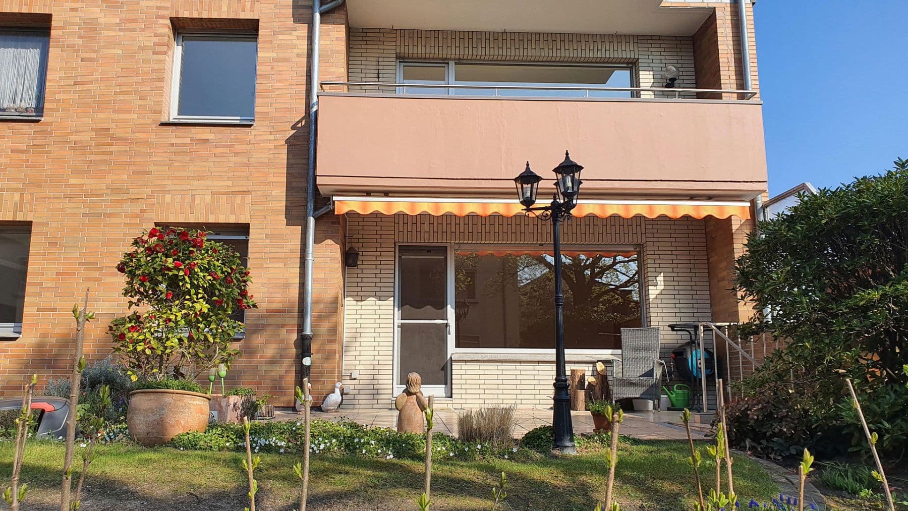 Prenájom bytu 4-izbový 130 m², Duisburg, Severné Porýnie - Westfálsko Prenájom bytu 4-izbový 130 m², Duisburg, Severné Porýnie - Westfálsko