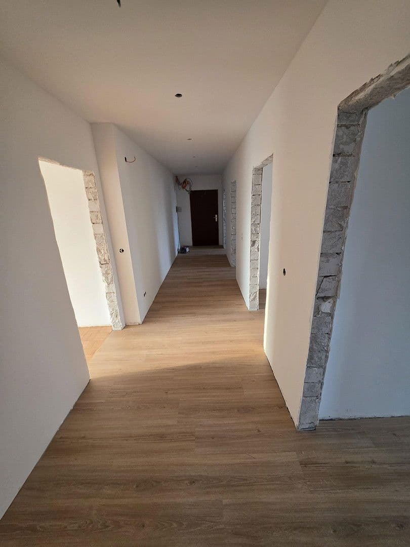 Prenájom bytu 4-izbový 90 m², Norderstedt, Šlezvicko-Holštajnsko Prenájom bytu 4-izbový 90 m², Norderstedt, Šlezvicko-Holštajnsko