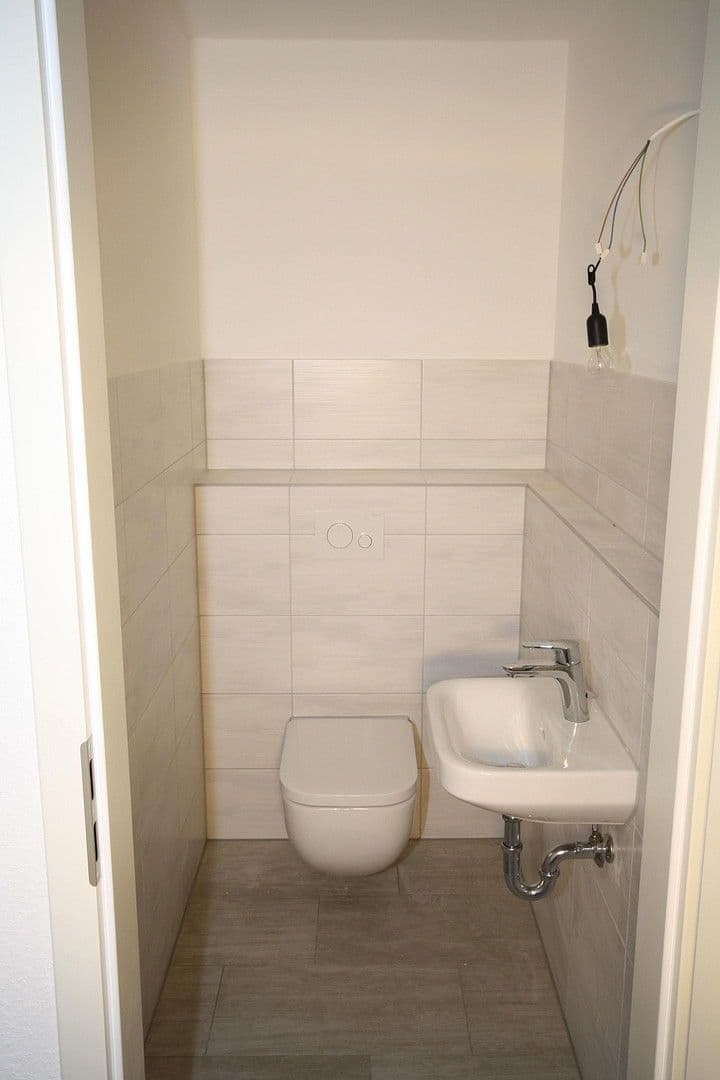 Prenájom bytu 4-izbový 101 m², Gothaer Straße 34, Suhl, Durínsko Prenájom bytu 4-izbový 101 m², Gothaer Straße 34, Suhl, Durínsko