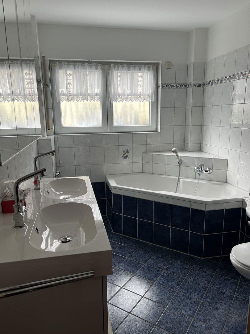 Predaj bytu 5-izbový 121 m², Mühlheim am Main, Hesensko Predaj bytu 5-izbový 121 m², Mühlheim am Main, Hesensko