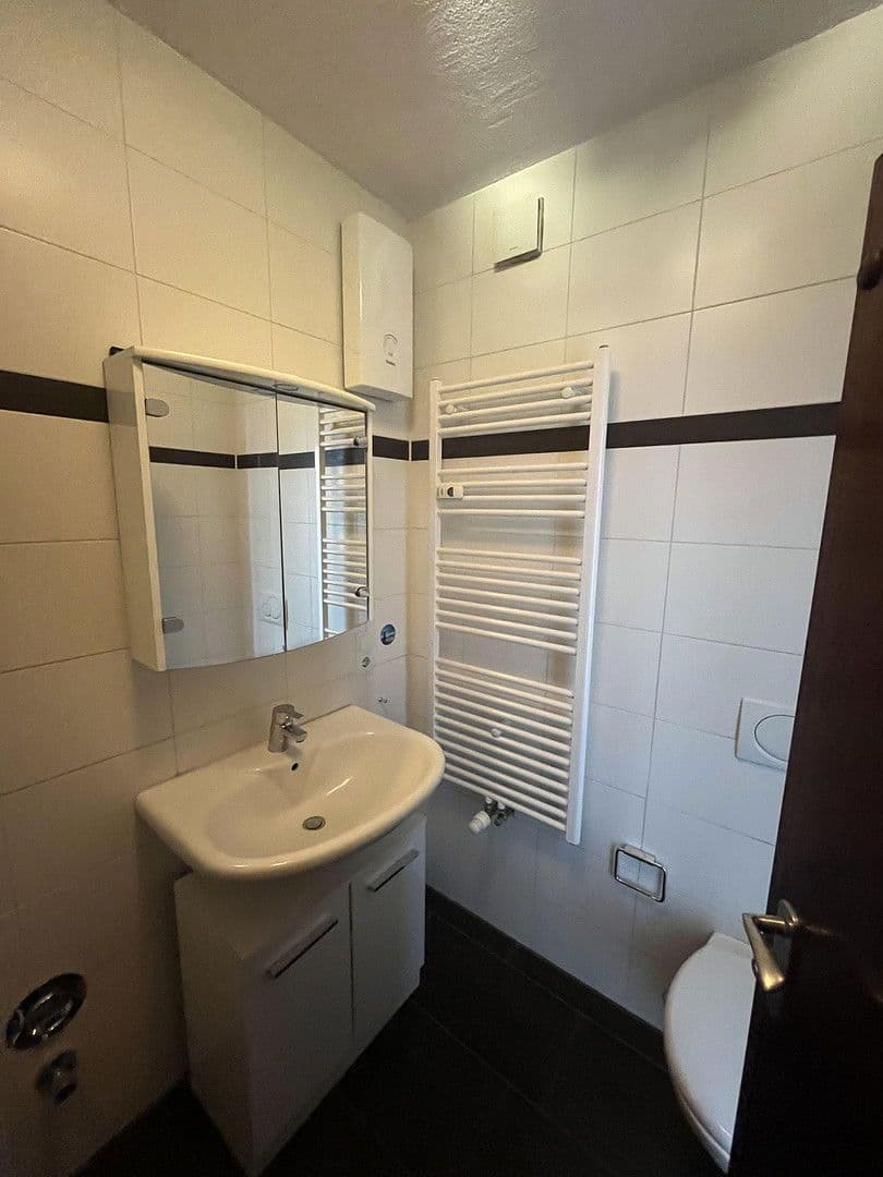 Prenájom bytu 1-izbový 38 m², Fürst-Äbtissinnen Str.4, Bad Breisig, Porýnie-Falcko Prenájom bytu 1-izbový 38 m², Fürst-Äbtissinnen Str.4, Bad Breisig, Porýnie-Falcko