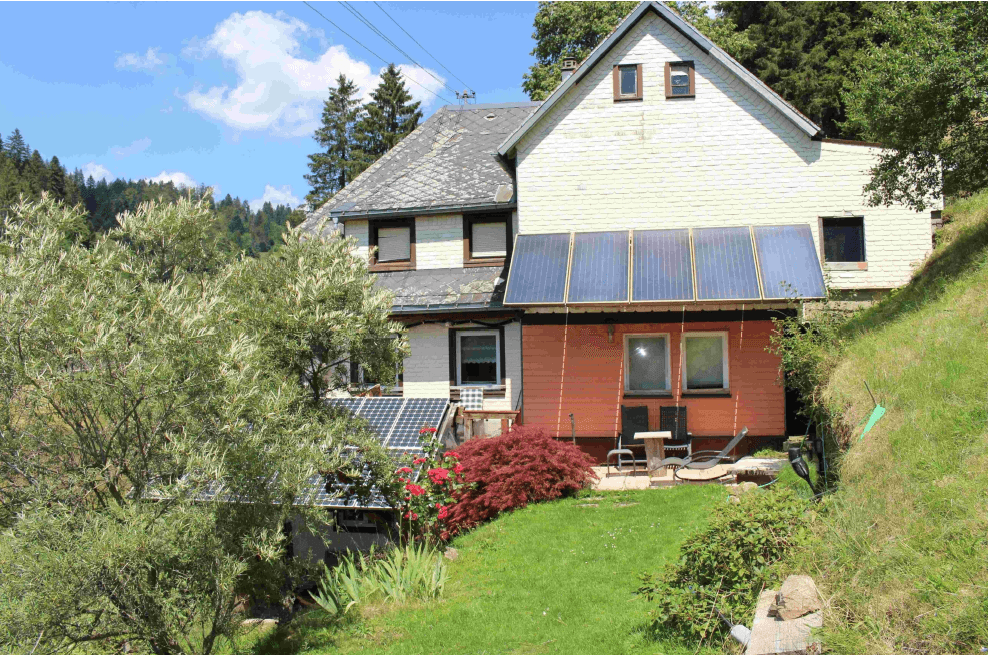 Predaj domu 186 m², pozemek 12.000 m², Gütenbach, Bádensko-Wurttembersko Predaj domu 186 m², pozemek 12.000 m², Gütenbach, Bádensko-Wurttembersko